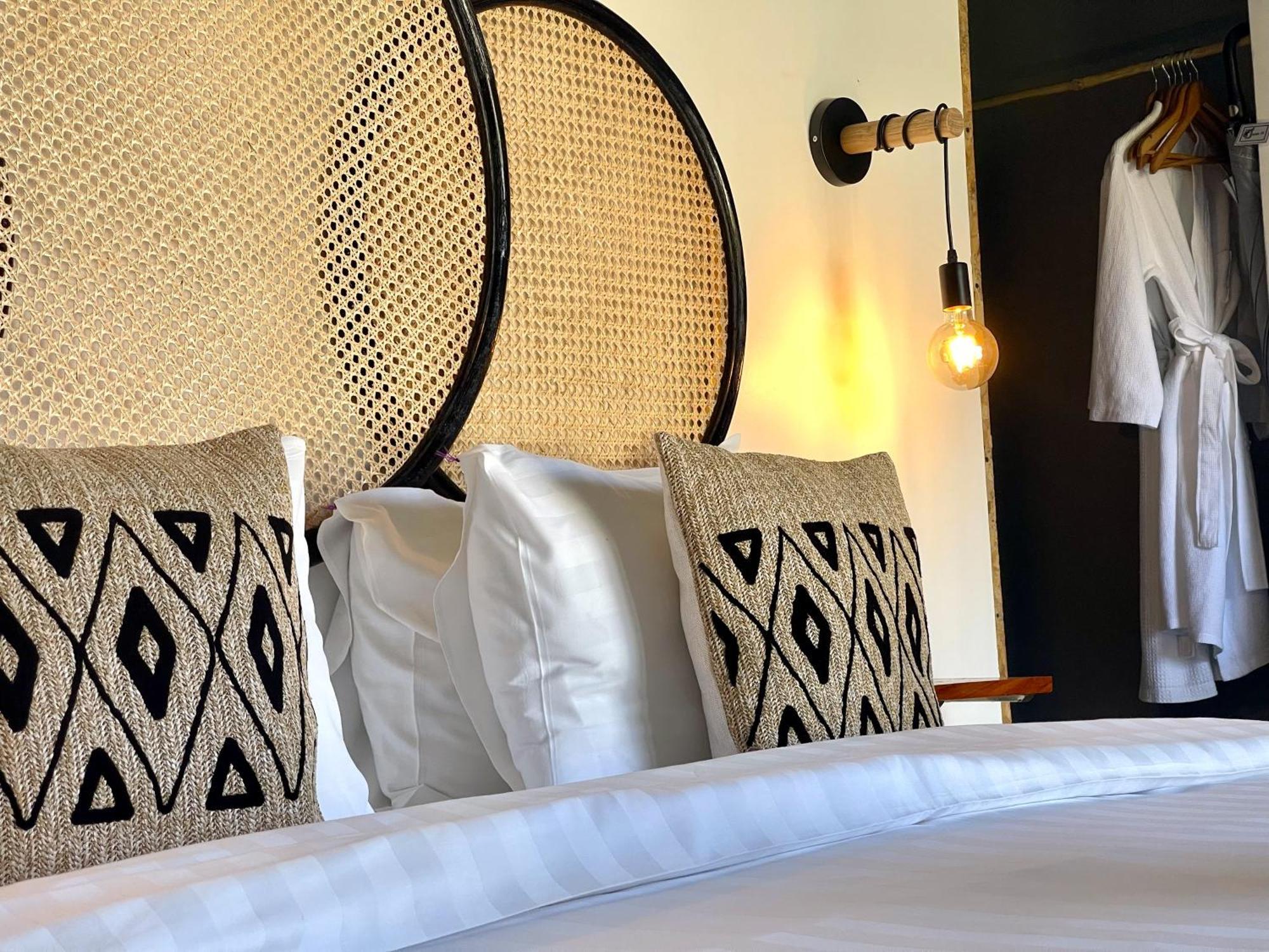 The Secret Garden Koh Rong Hotel Pagoda Beach Room photo